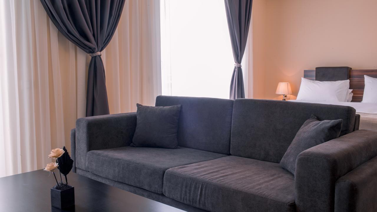 Semitronix Hotel Prishtina Pristina Kültér fotó