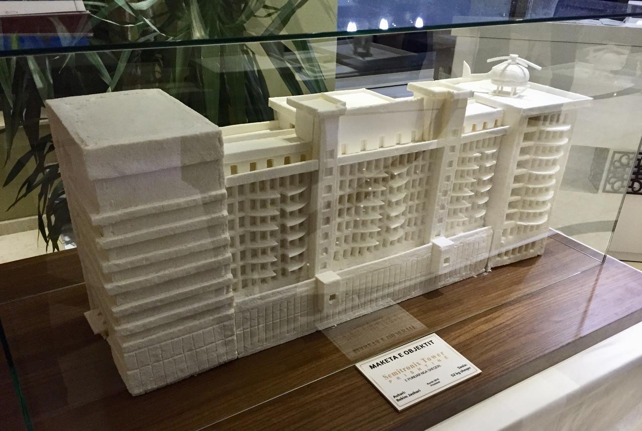 Semitronix Hotel Prishtina Pristina Kültér fotó
