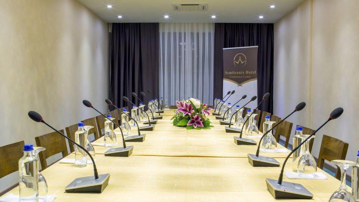 Semitronix Hotel Prishtina Pristina Kültér fotó